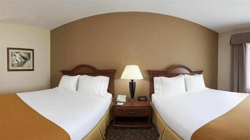 Comfort Inn & Suites Brevard Bagian luar foto