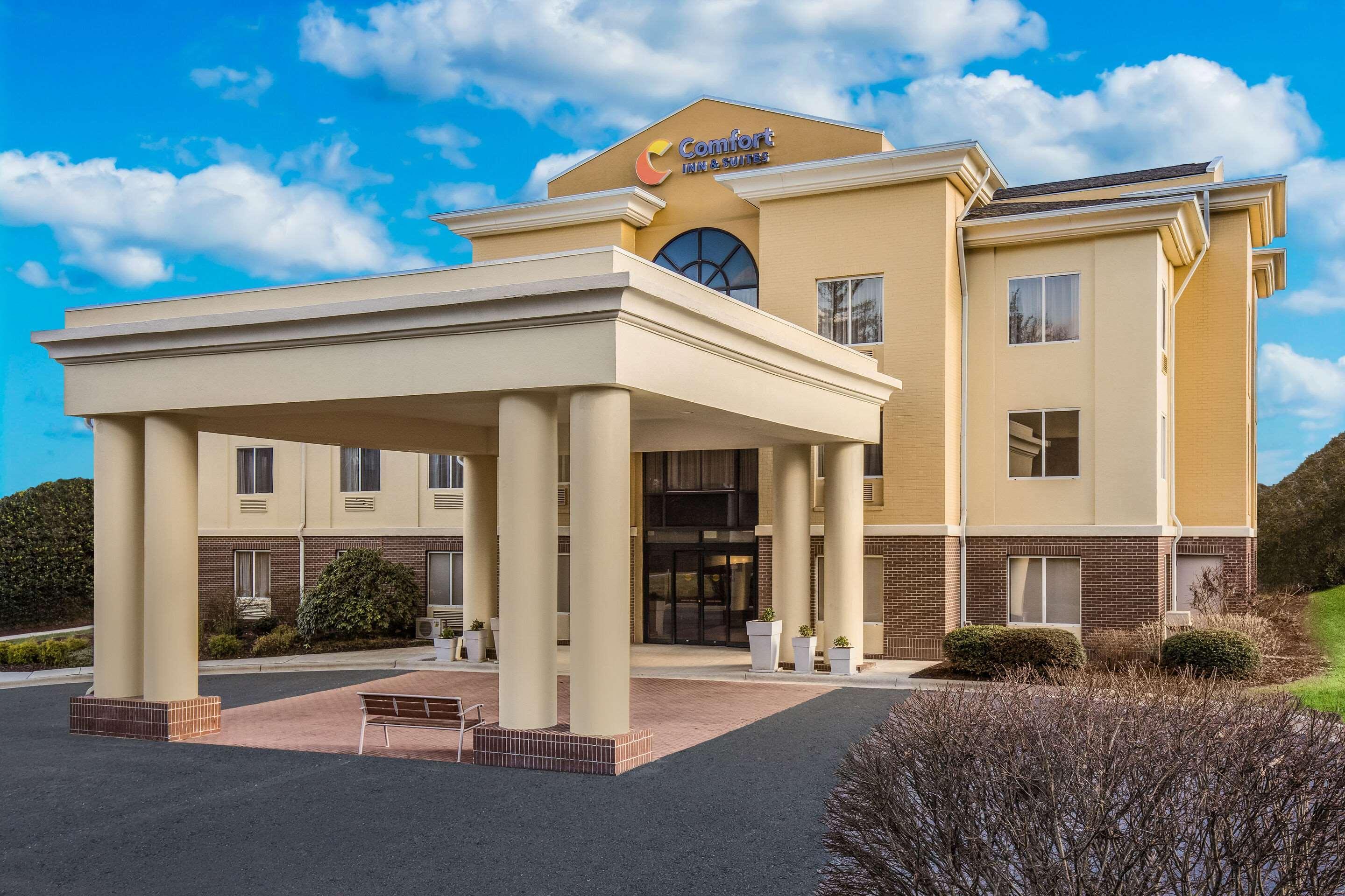 Comfort Inn & Suites Brevard Bagian luar foto
