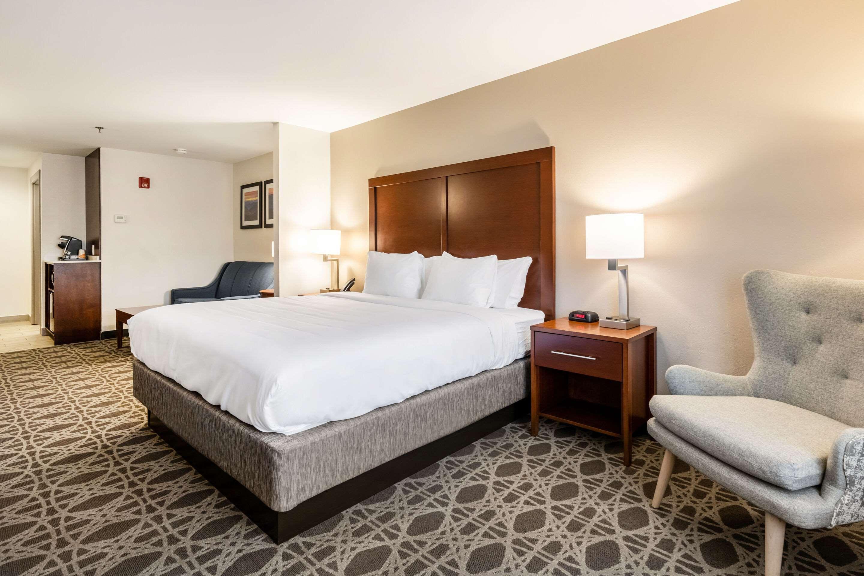 Comfort Inn & Suites Brevard Bagian luar foto