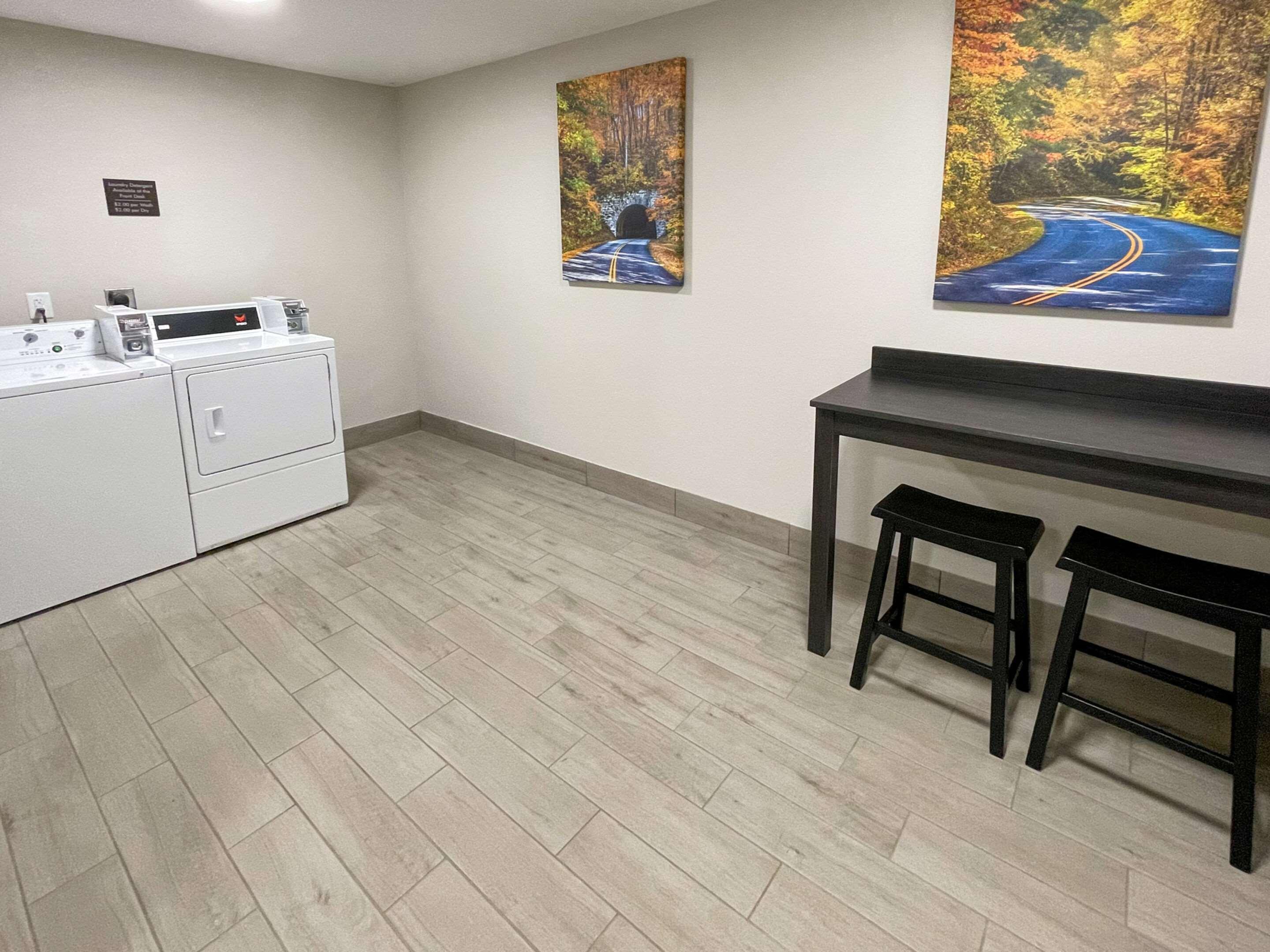 Comfort Inn & Suites Brevard Bagian luar foto