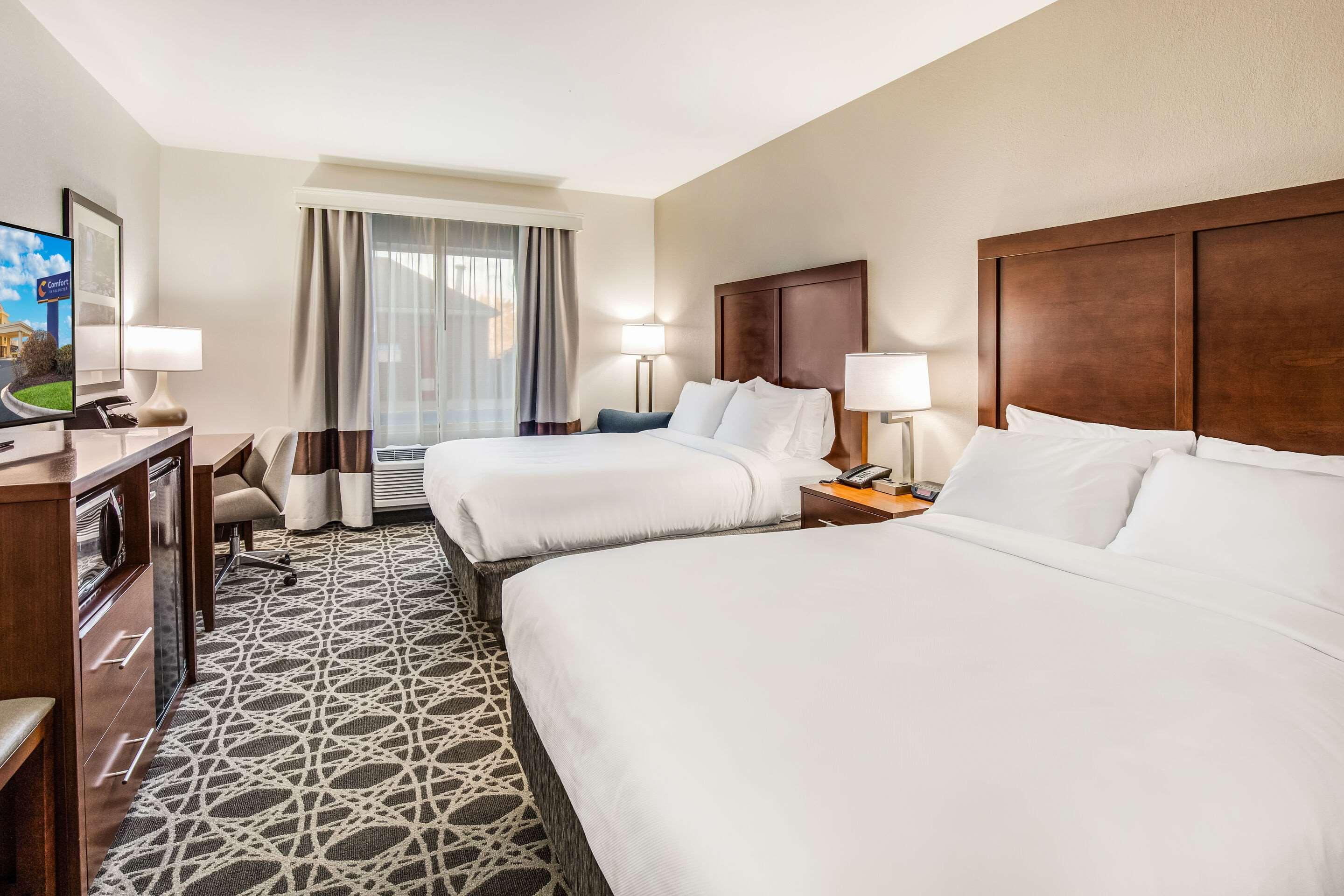 Comfort Inn & Suites Brevard Bagian luar foto