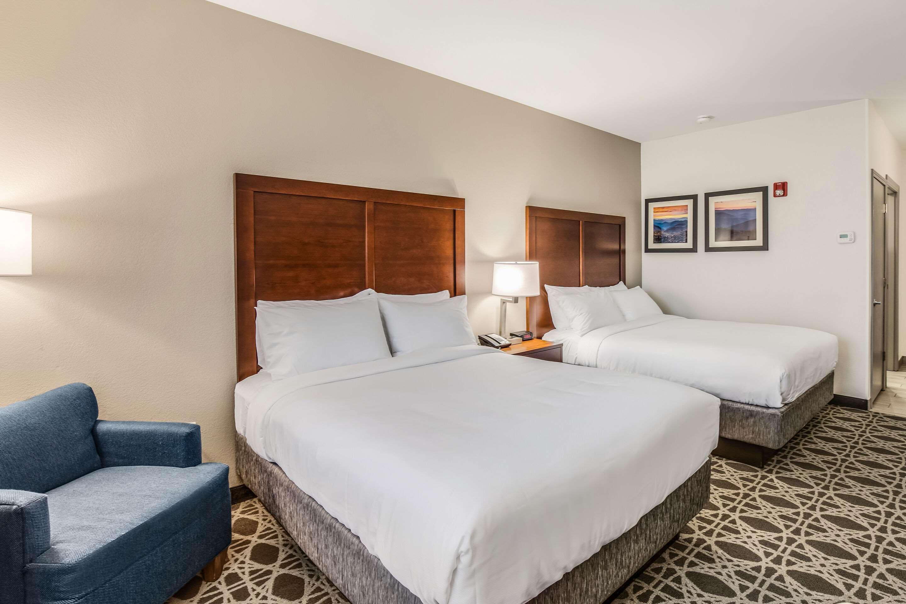 Comfort Inn & Suites Brevard Bagian luar foto